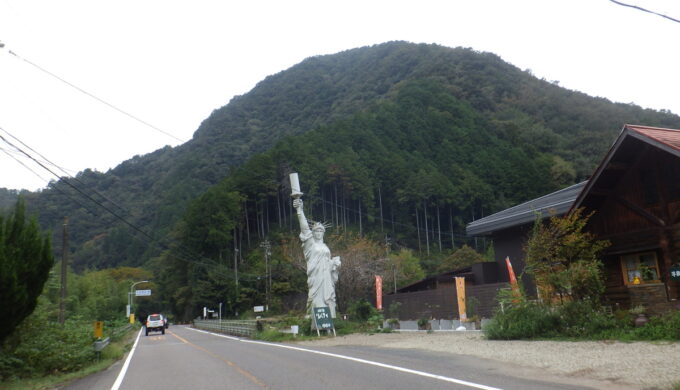 女神の像交差点