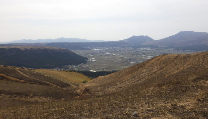 ミルクロードと大観峰