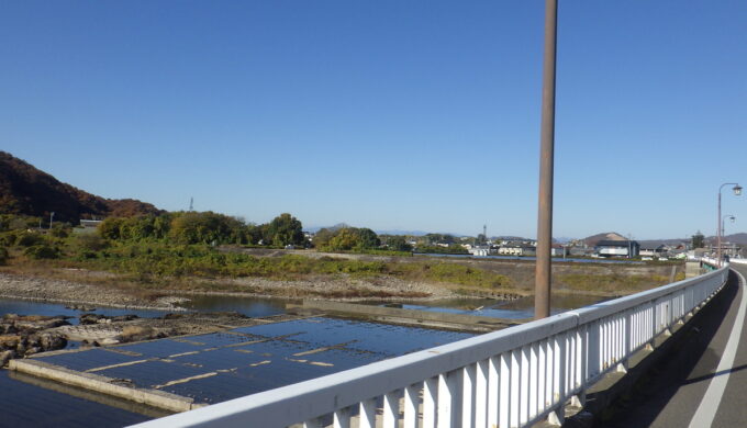 木曽川堤防道路